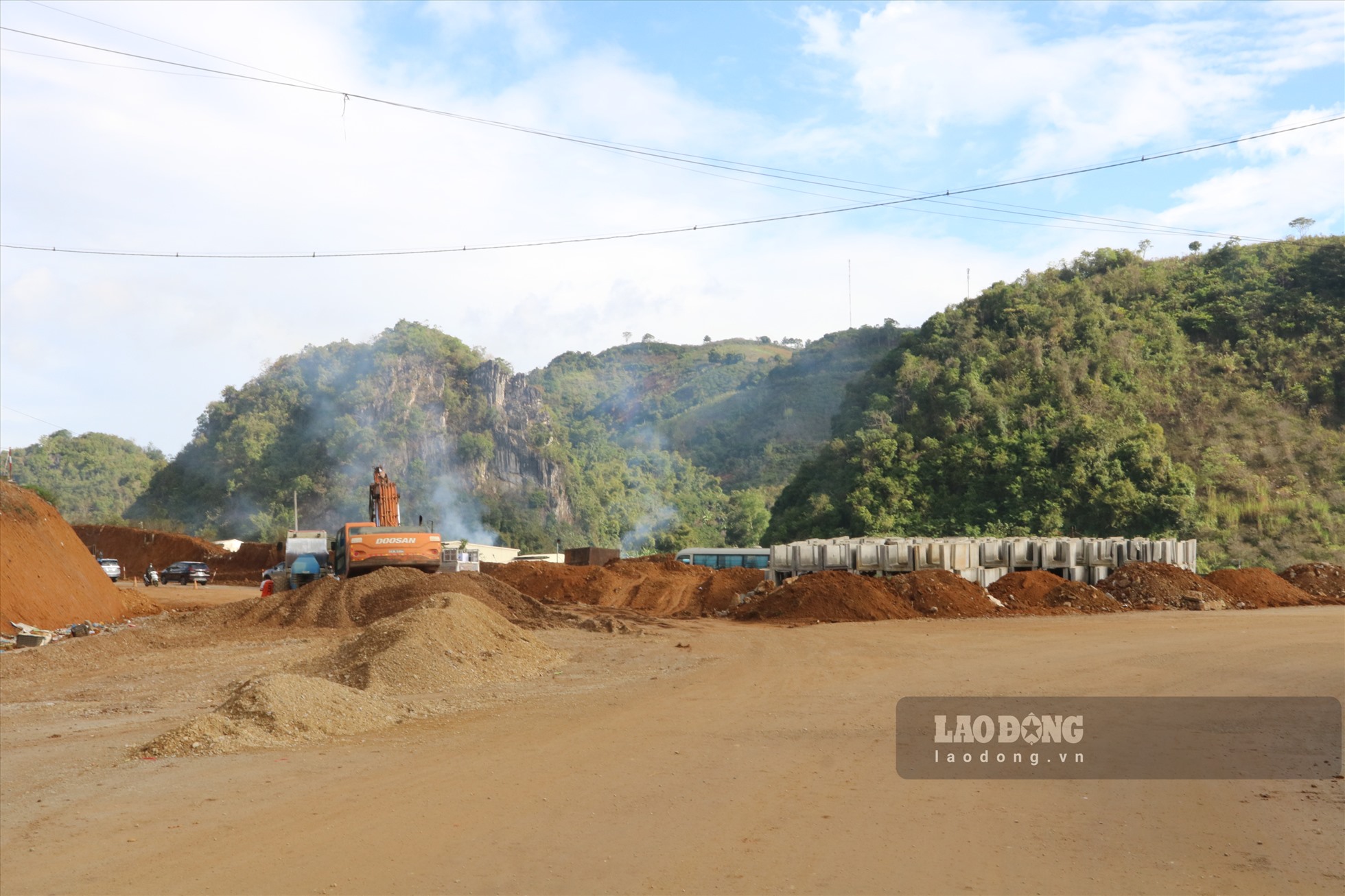 Dự án có tổng chiều dài tuyến 19,5km. Điểm đầu dự án tại Km289+950 Quốc lộ 6 (ngã ba Mai Sơn) và điểm cuối tại Km308+820 nối vào đoạn tránh cục bộ đèo Sơn La tại bản Hôm, xã Chiềng Cọ (TP Sơn La).