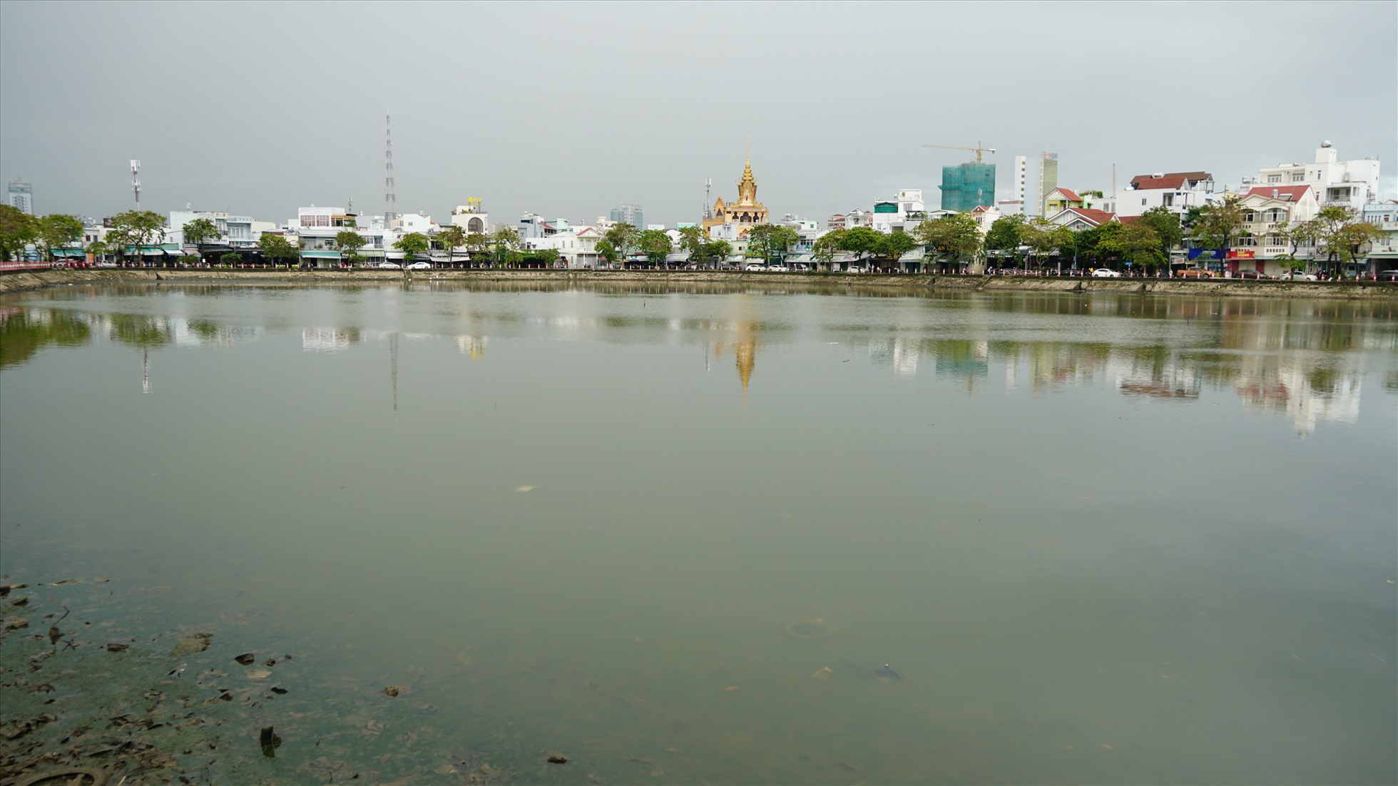 TP. Cần Thơ đã ban hành quyết định danh mục các ao hồ, kênh rạch cấm san lấp trên địa bàn thành phố. Danh mục gồm có 63 hồ, kênh rạch cụ thể tại tất cả các quận/huyện.