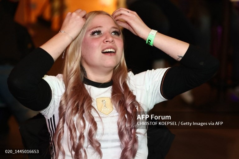 Sự thất vọng của cổ động viên Đức khi xem trận đấu từ Brauhaus Wuppertal, Đức. Ảnh: AFP