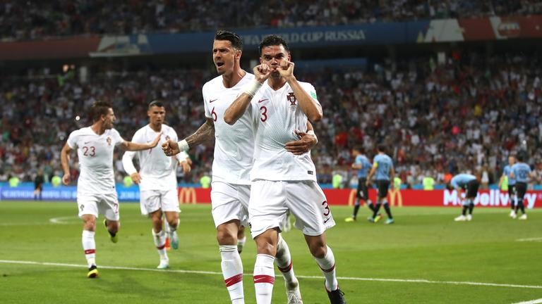 Pepe từng ghi bàn ở trận Bồ Đào Nha thua Uruguay tại vòng 16 đội World Cup 2018. Ảnh: AFP