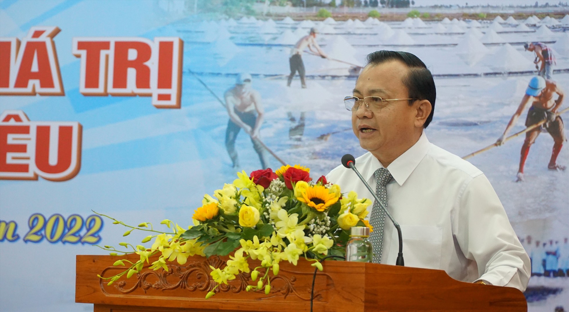 Phó Chủ tịch UBND tỉnh Bạc Liêu Lê Tấn Cận phát biểu khai mạc hội thảo. Ảnh: Nhật Hồ