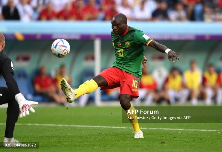 Aboubakar vào sân ít phút và đã làm thay đổi tình thế trận đấu, giúp Cameroon quân bình tỉ số 3-3. Ảnh: AFP