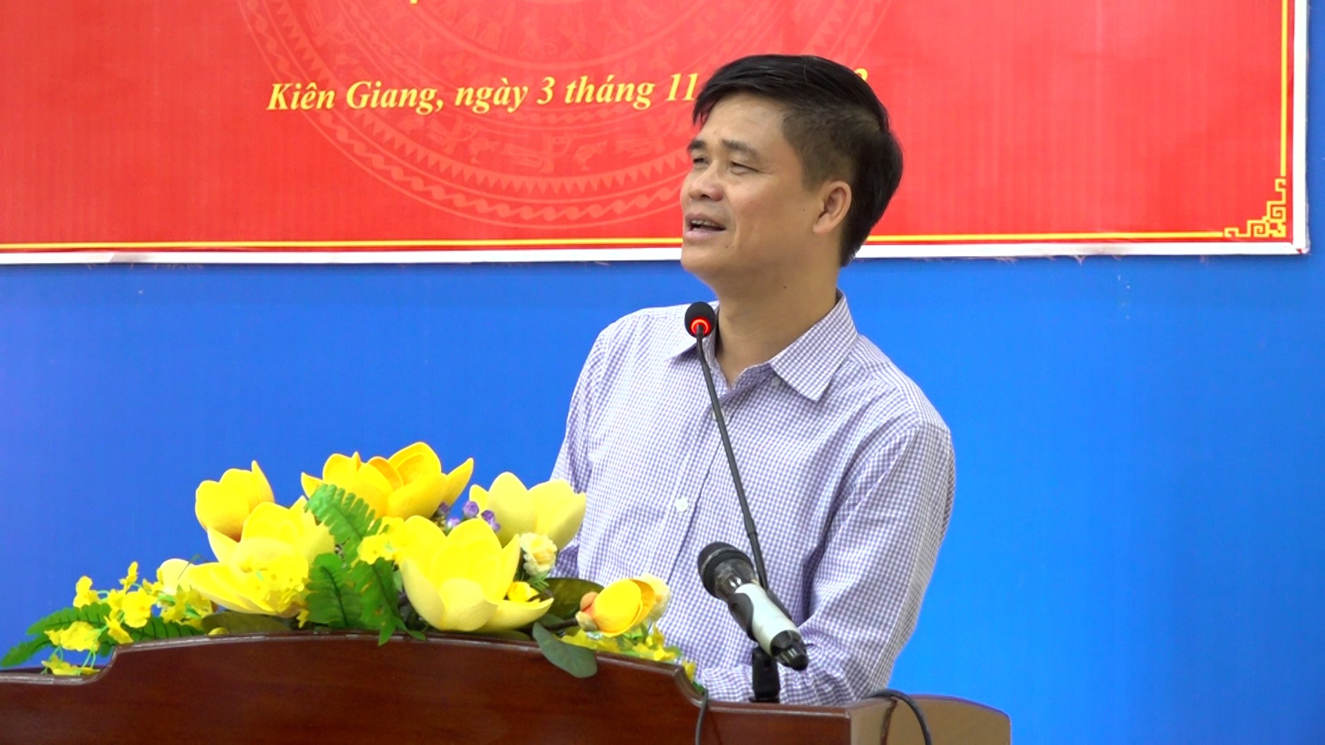 Ông Ngọ Duy Hiểu - Phó Chủ tịch Tổng LĐLĐ Việt Nam - phát biểu chỉ đạo tại hội nghị. Ảnh: TQ