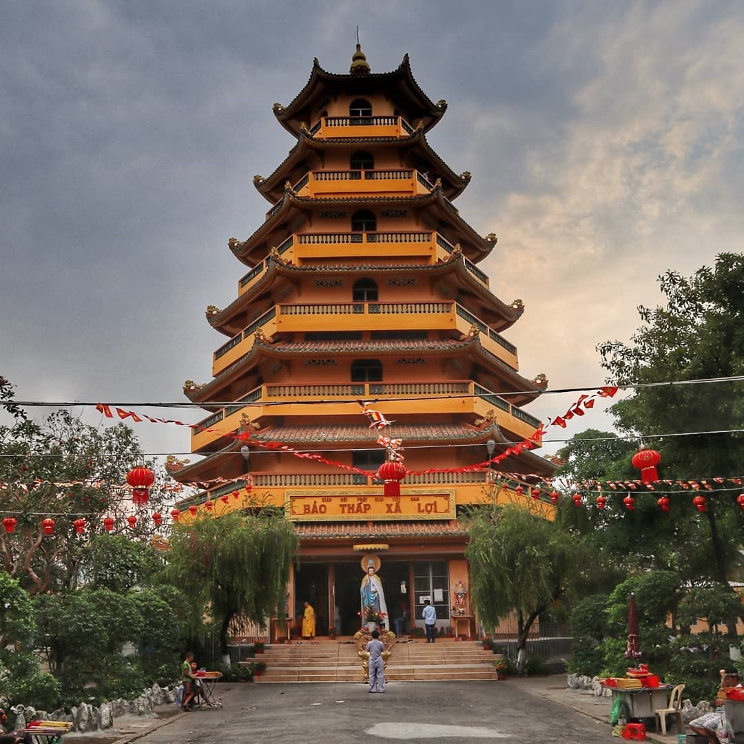 TPHCM có nhiều đền chùa cho du khách tham quan, khám phá. Ảnh: @travel_ronin