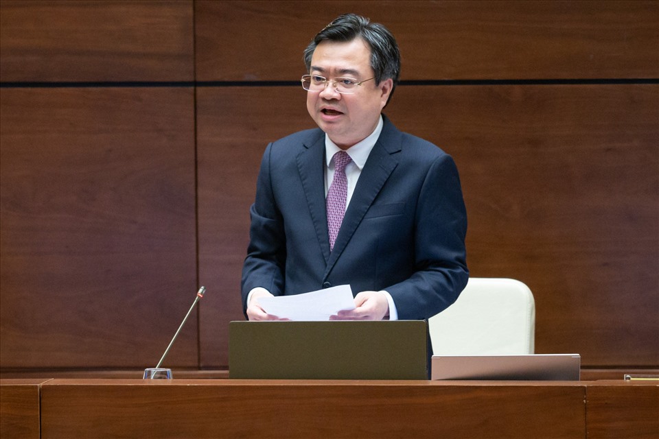 Bộ trưởng Nguyễn Thanh Nghị tại phiên trả lời chất vấn chiều 3.11. Ảnh: Phạm Thắng
