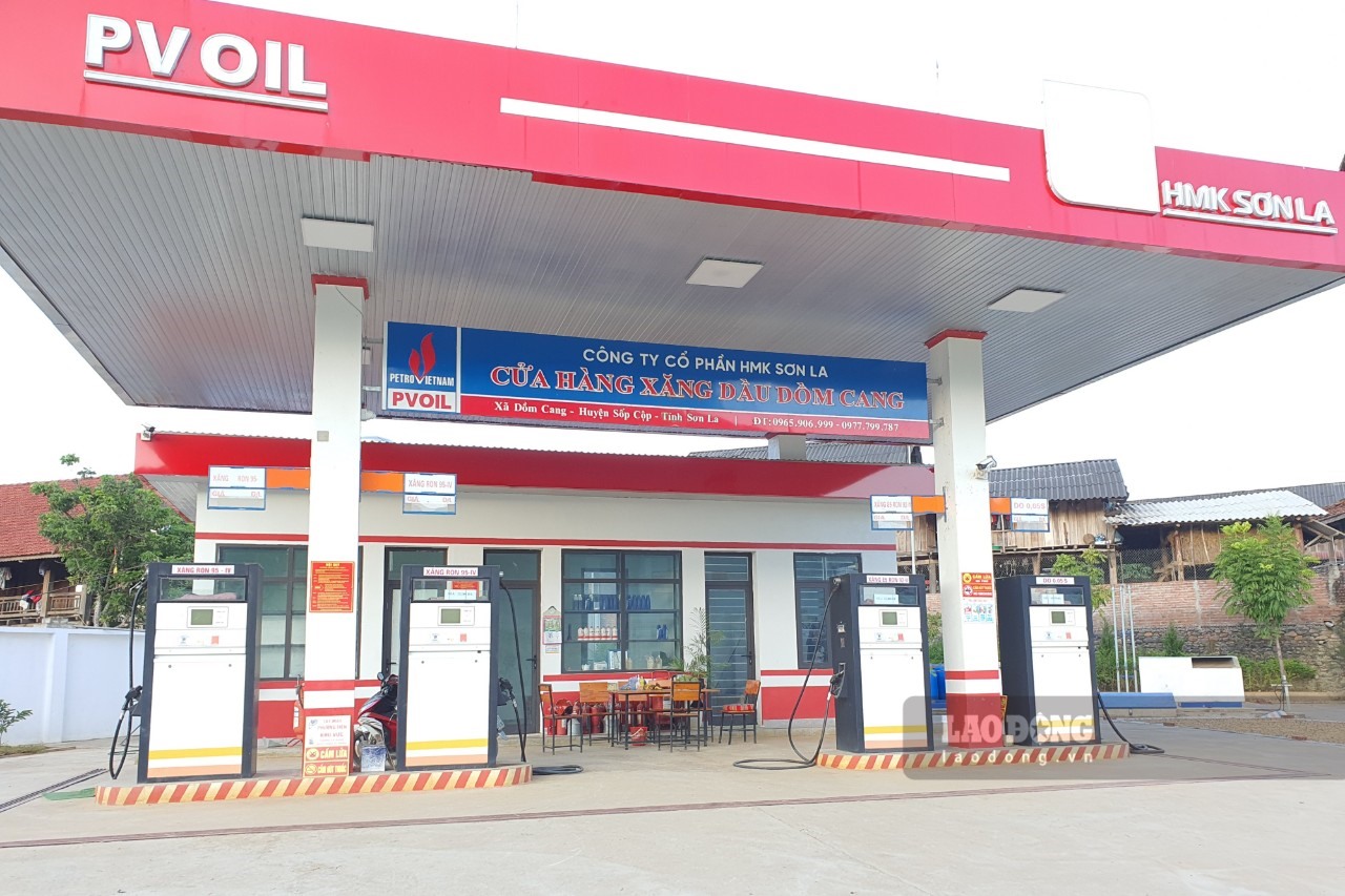 Nhiều cửa hàng xăng dầu trên địa bàn huyện Sốp Cộp đóng cửa với lí do không có hàng để bán.