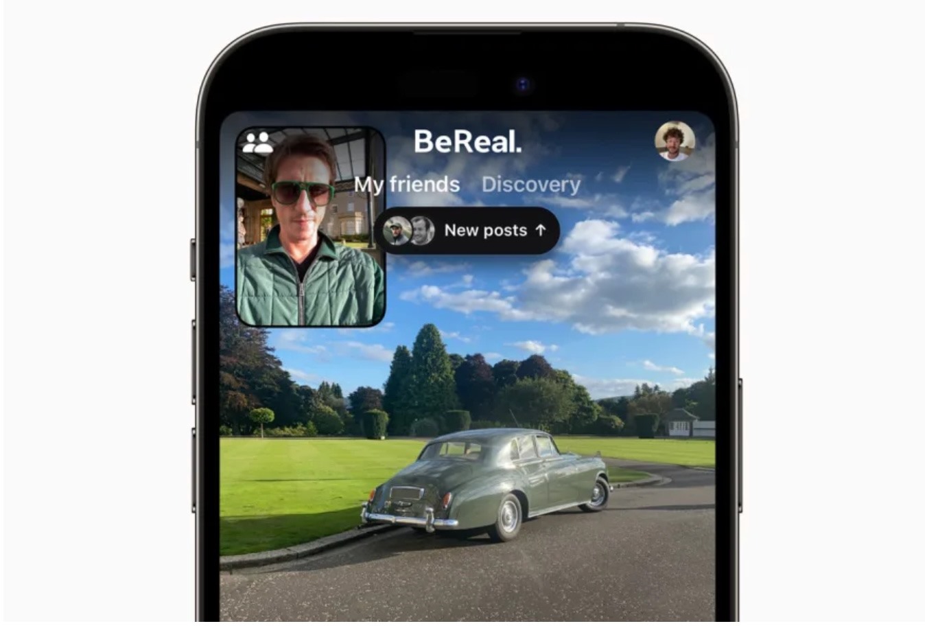 Bereal cho phép người dùng đăng ảnh selfie cùng với hình ảnh không gian xung quanh. Ảnh: Bereal