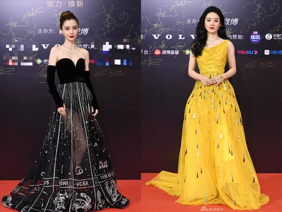 Angelababy và Triệu Lệ Dĩnh trở thành tâm điểm của đêm hội. Dù là hình ảnh chưa qua chỉnh sửa, hai mỹ nhân Cbiz cũng rất rạng rỡ. Ảnh: Weibo/Sina.