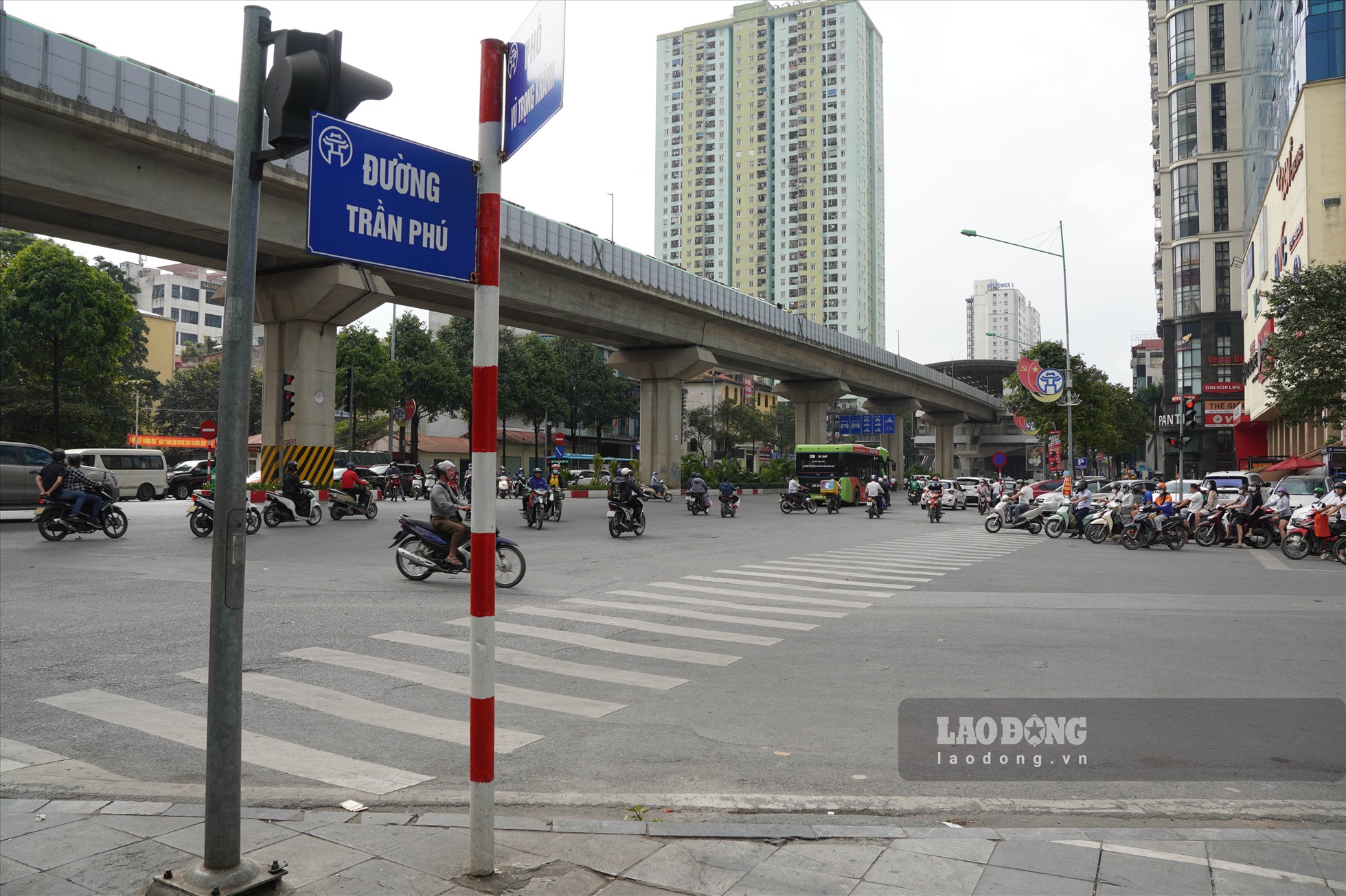 Sở Giao thông Vận tải sẽ đóng nút giao Trần Phú - Mỗ Lao - Vũ Trọng Khánh, tổ chức cho phương tiện rẽ phải và quay đầu để lưu thông qua nút.