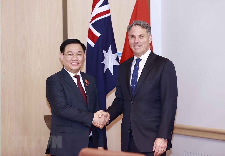 Chủ tịch Quốc hội Vương Đình Huệ tiếp Phó Thủ tướng, Bộ trưởng Bộ Quốc phòng Australia Richard Marles. Ảnh: TTXVN