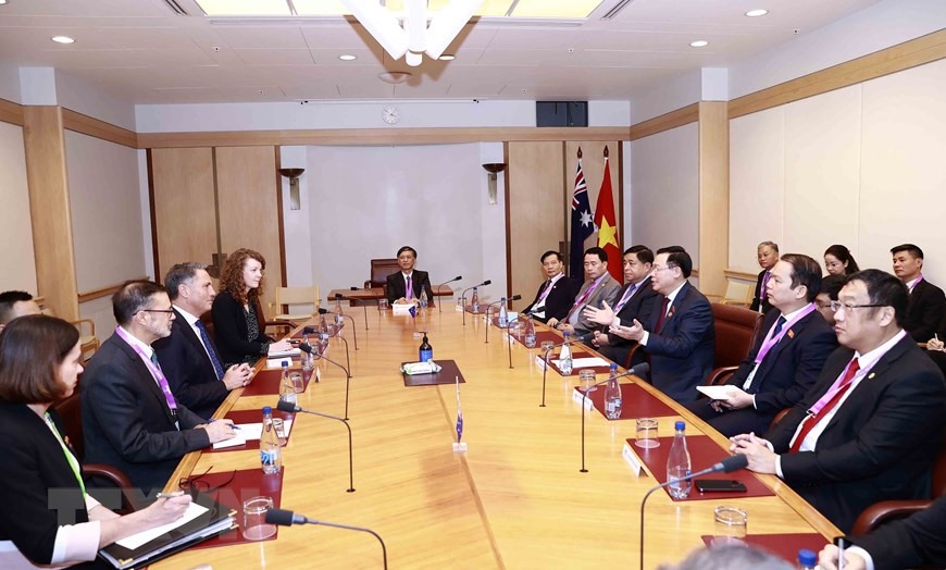 Quang cảnh buổi Chủ tịch Quốc hội Vương Đình Huệ tiếp Phó Thủ tướng, Bộ trưởng Bộ Quốc phòng Australia Richard Marles. Ảnh: TTXVN
