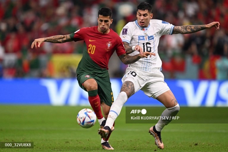 Uruguay đứng trước nguy cơ bị loại sau trận thua 0-2 trước Bồ Đào Nha.  Ảnh: AFP
