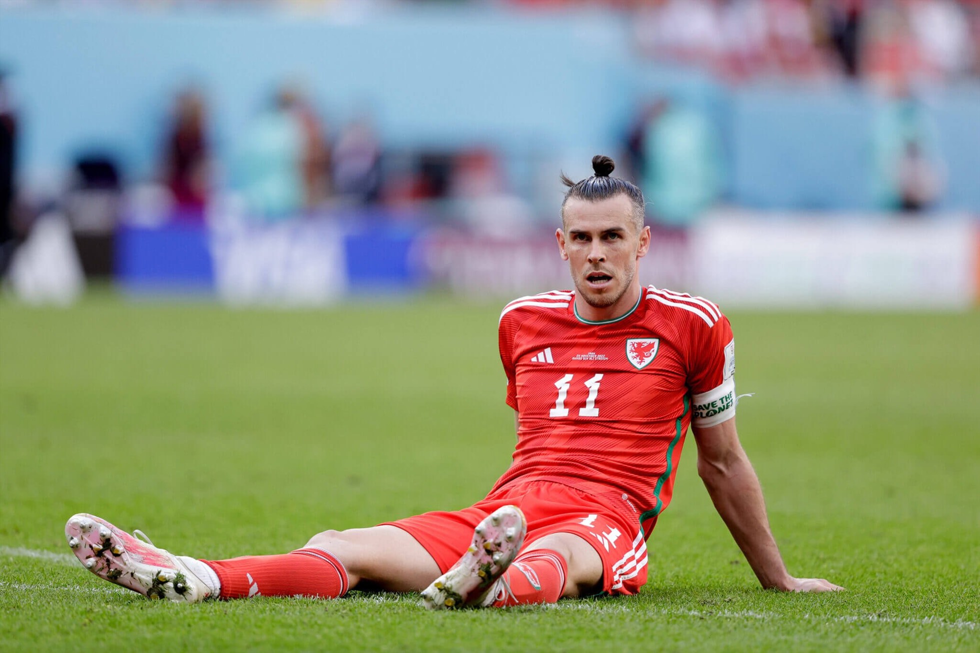 Bù giờ nhiều cũng không giúp được Bale và Xứ Wales tìm ra các bàn gỡ. Ảnh: AFP