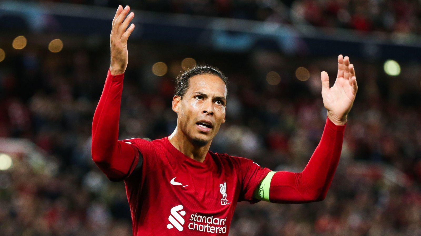 Van Dijk lên tiếng bảo vệ đồng nghiệp. Ảnh: BBC