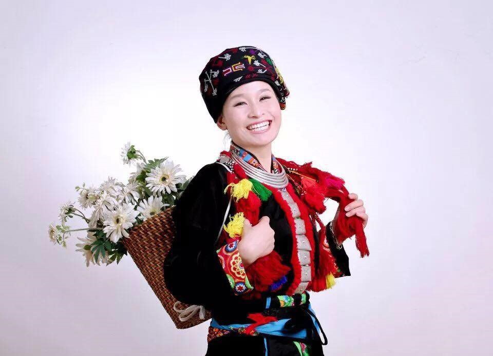 Chảo Mắn On - Thí sinh người dân tộc Dao vay tiền đi thi Hoa hậu Việt Nam năm 2012. Ảnh: FBNV