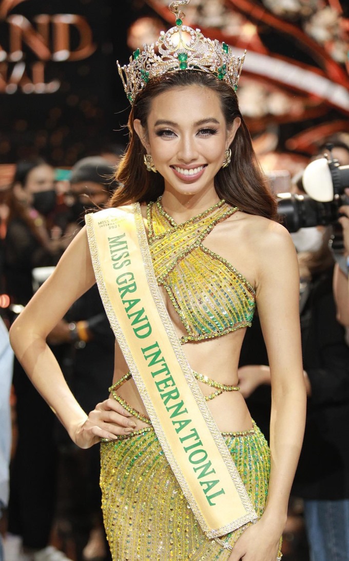 Thùy Tiên đăng quang hoa hậu tại cuộc thi Hoa hậu Hòa bình quốc tế năm 2021. Ảnh: MGI