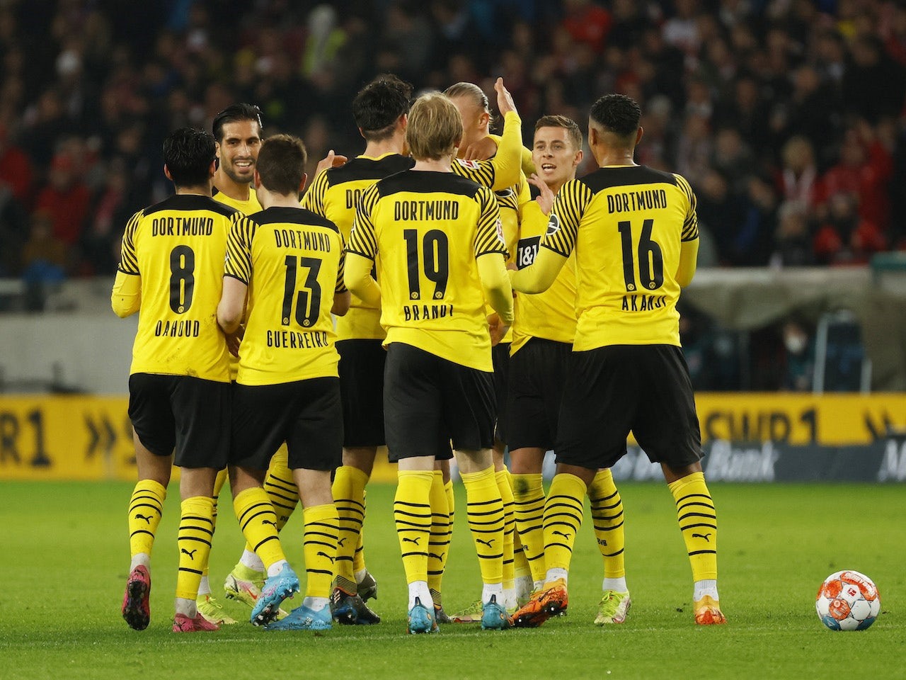 Dortmund cần chiến thắng để đua vô địch. Ảnh: DW