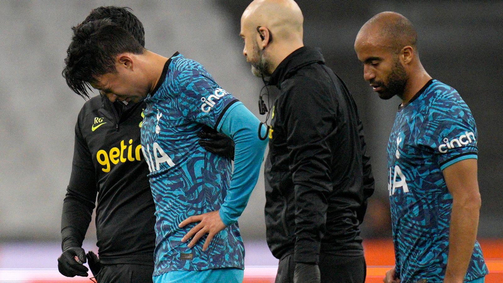 Chấn thương của Son khiến nỗi sợ với các cổ động viên Tottenham ngày một lớn. Ảnh: AFP