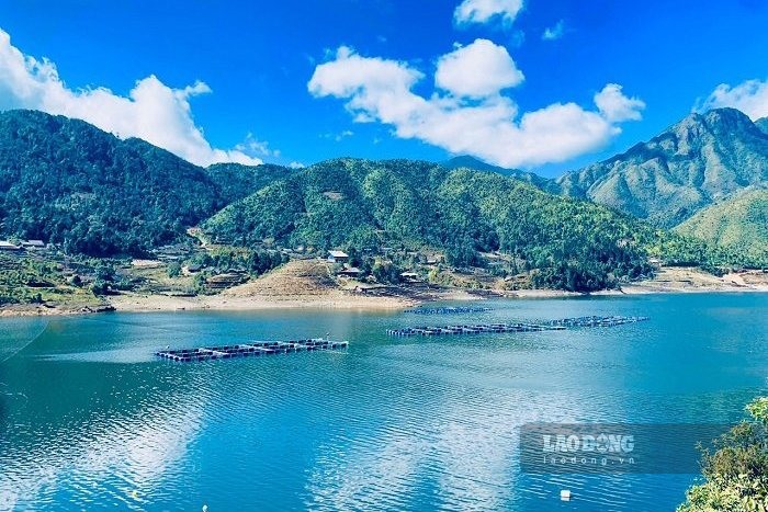 Séo Mý Tỷ là một địa điểm hấp dẫn đối với những người ưa khám phá. Đây là một hồ nước nhân tạo cao nhất Việt Nam, được thiên nhiên ưu ái ban cho cảnh sắc tuyệt đẹp.