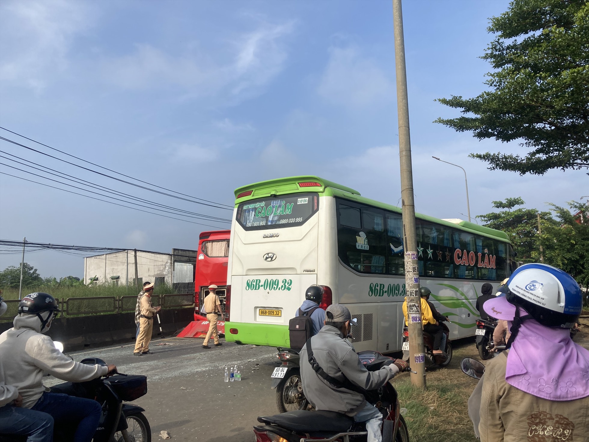 Hiện trường vụ tai nạn trên quốc lộ 1 đoạn qua tỉnh Đồng Nai. Ảnh: CTV