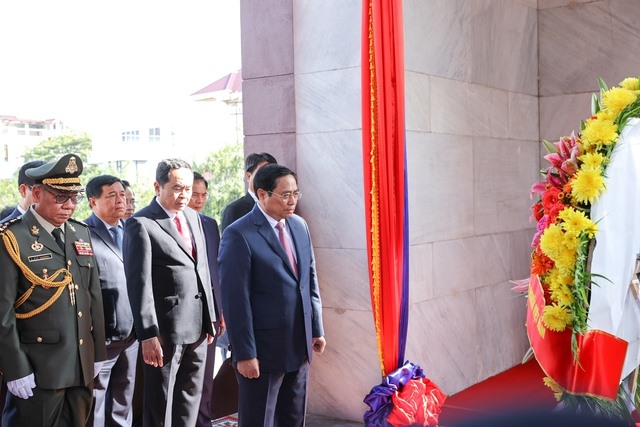 Đài Độc lập là công trình kiến trúc kỷ niệm ngày độc lập của Campuchia, tưởng niệm, tôn vinh những người dân Campuchia đã cống hiến, hy sinh cho Tổ quốc. Ảnh: VGP