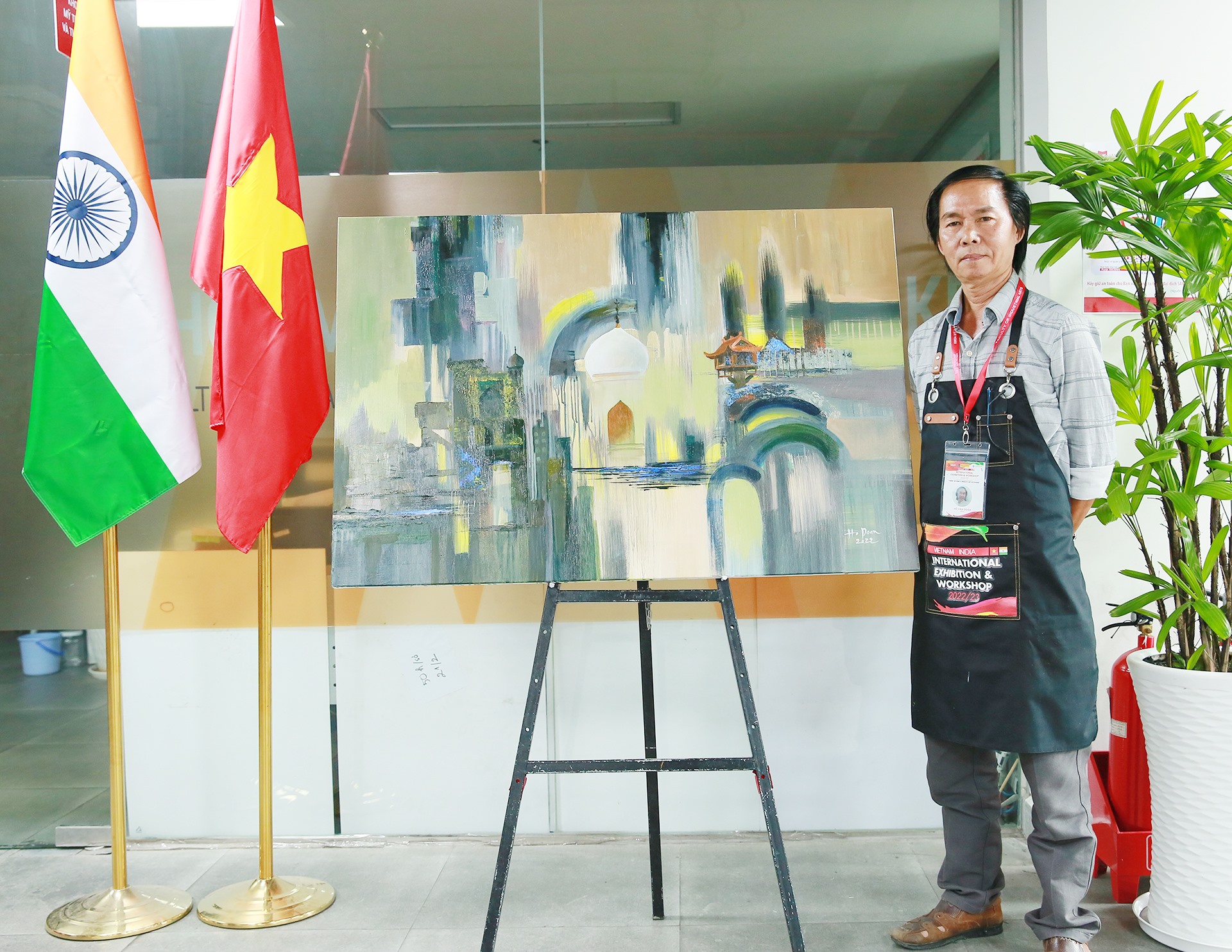 Họa sĩ Việt Nam – Ấn Độ chung triển lãm tại đại học Văn Lang