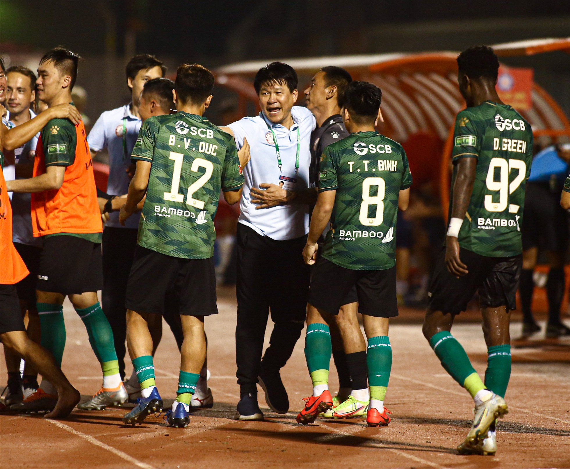 Với kết quả này, đội bóng của huấn luyện viên Vũ Tiến Thành chính thức trụ hạng thành công trước 2 vòng đấu