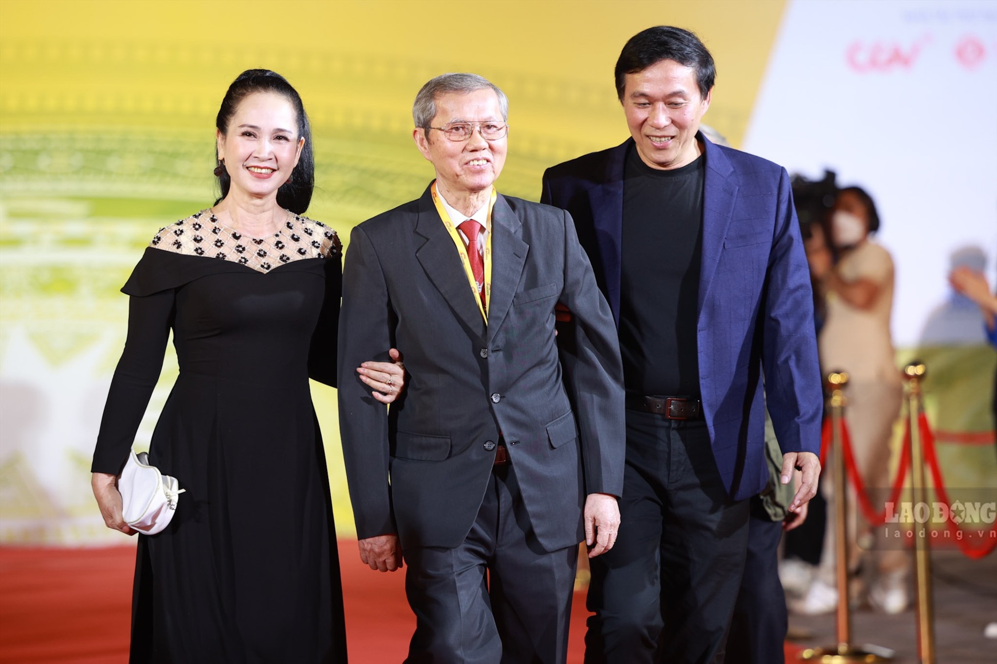 Vợ chồng NSND Lan Hương - Đỗ Kỷ cùng Nguyên Cục trưởng Cục Điện ảnh Việt Nam Lưu Trọng Hồng
