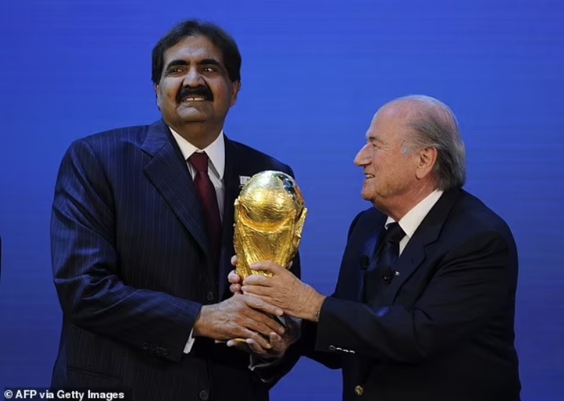 Blatter cho rằng, Qatar “quá nhỏ bé để đăng cai sự kiện lớn” như World Cup. Ảnh: AFP