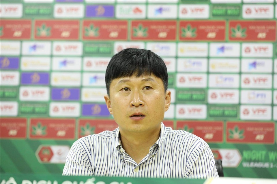 Huấn luyện viên Chun Jae Ho hiểu rõ đối thủ Viettel trong trận đấu này. Ảnh: V.H