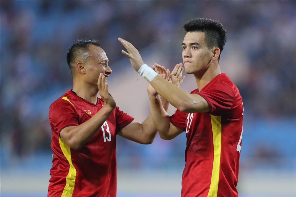 Tiền vệ Trọng Hoàng thi đấu 45 phút trong trận tuyển Việt Nam - Dortmund. Ảnh: Minh Dân