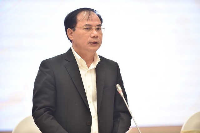 Thứ trưởng Bộ Xây dựng Nguyễn Văn Sinh trả lời câu hỏi của báo chí về tháo gỡ khó khăn, vướng mắc cho thị trường bất động sản, các dự án bất động sản. Ảnh: P.Đông