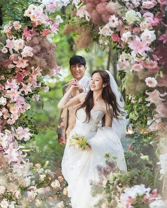 Bộ ảnh cưới của Jiyeon. Ảnh: Instagram