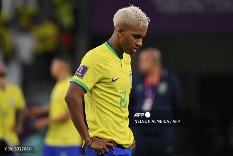 Nhiều ý kiến cho rằng Rodrygo quá trẻ để sút quả đầu tiên cho Brazil. Ảnh: AFP
