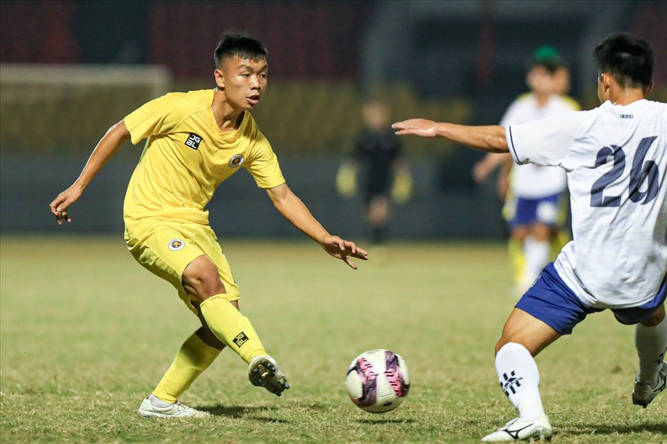 Đội bóng Nghệ An và Hà Nội hoà nhau 0-0 trong 90 phút thi đấu chính thức. Ảnh: Minh Dân