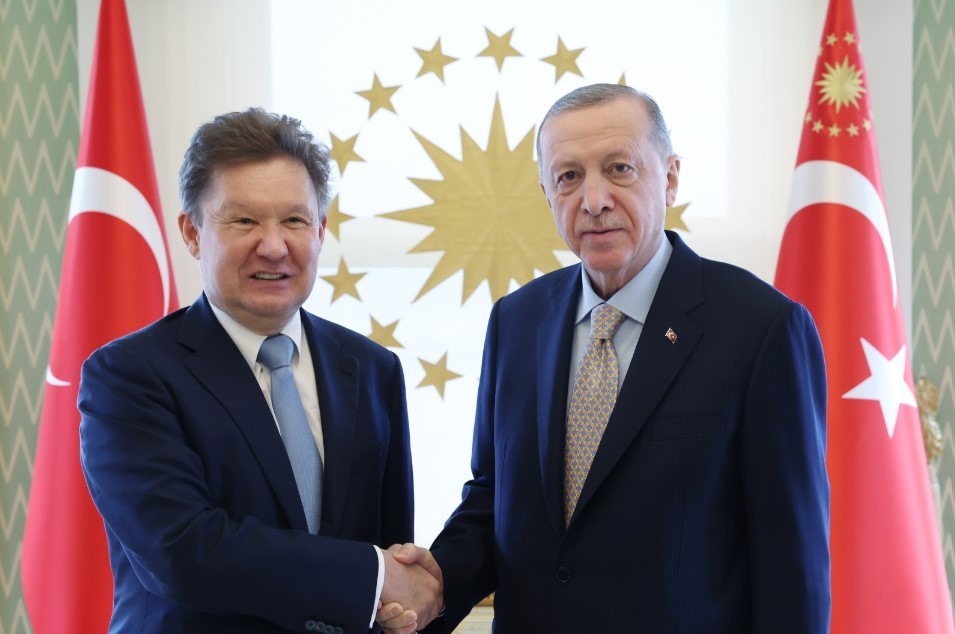Tổng thống Thổ Nhĩ Kỳ Recep Tayyip Erdoğan (phải) và lãnh đạo Gazprom Nga Alexei Miller. Ảnh: Văn phòng Tổng thống