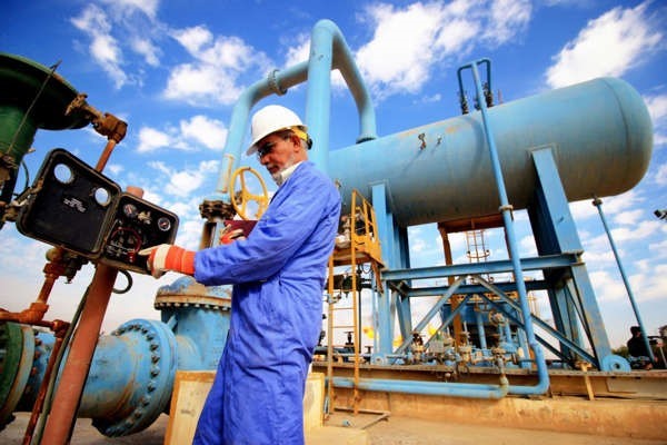 Giá dầu ghi nhận mức giảm hàng tuần lớn. Ảnh: AFP.