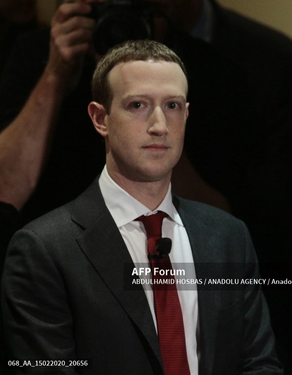 Ông Zuckerberg phải xin lỗi vì đã cắt giảm 11.000 việc làm trong đợt sa thải ngày 7.12. Ảnh: AFP