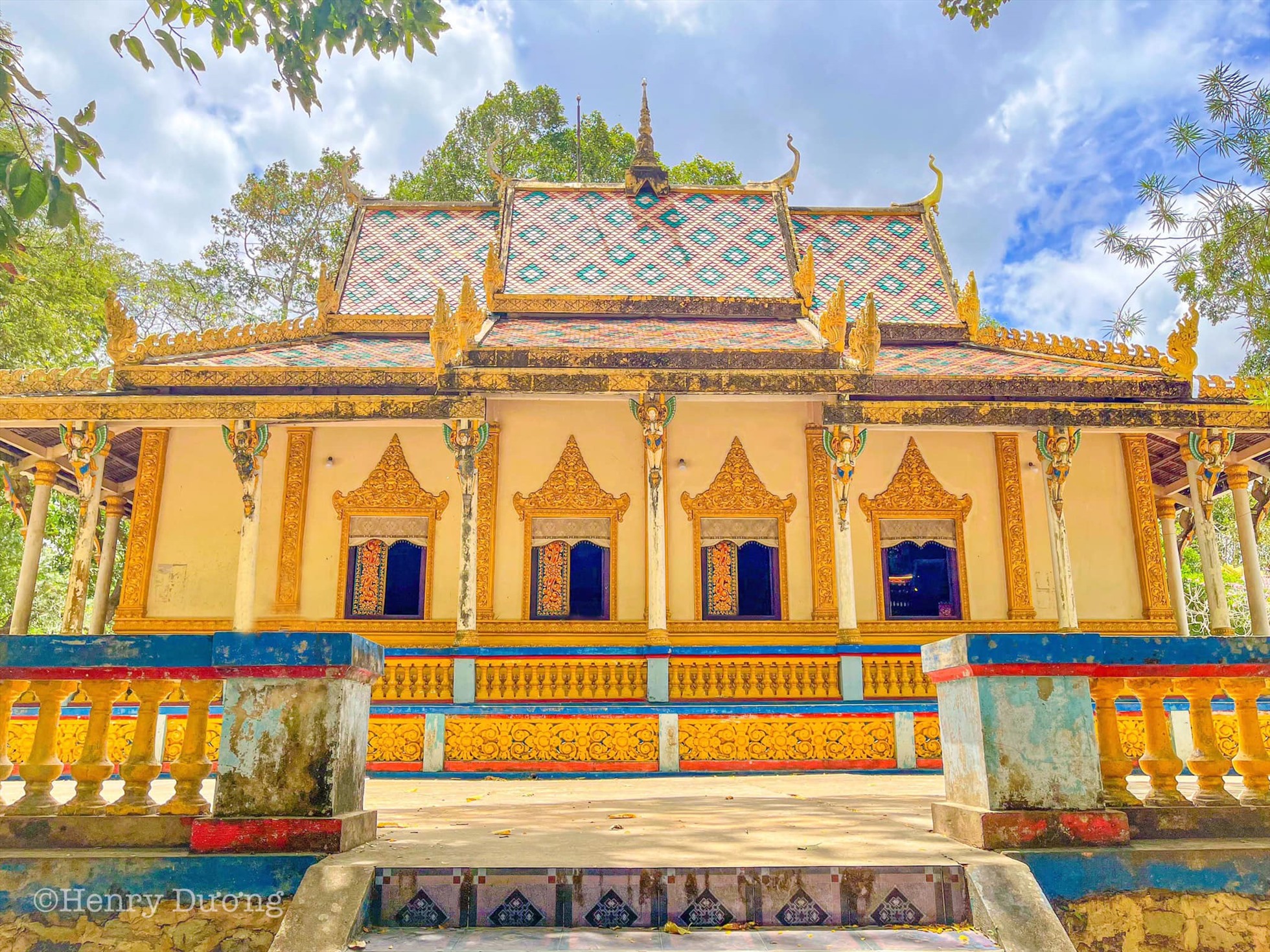 Sau khi check-in tại chùa