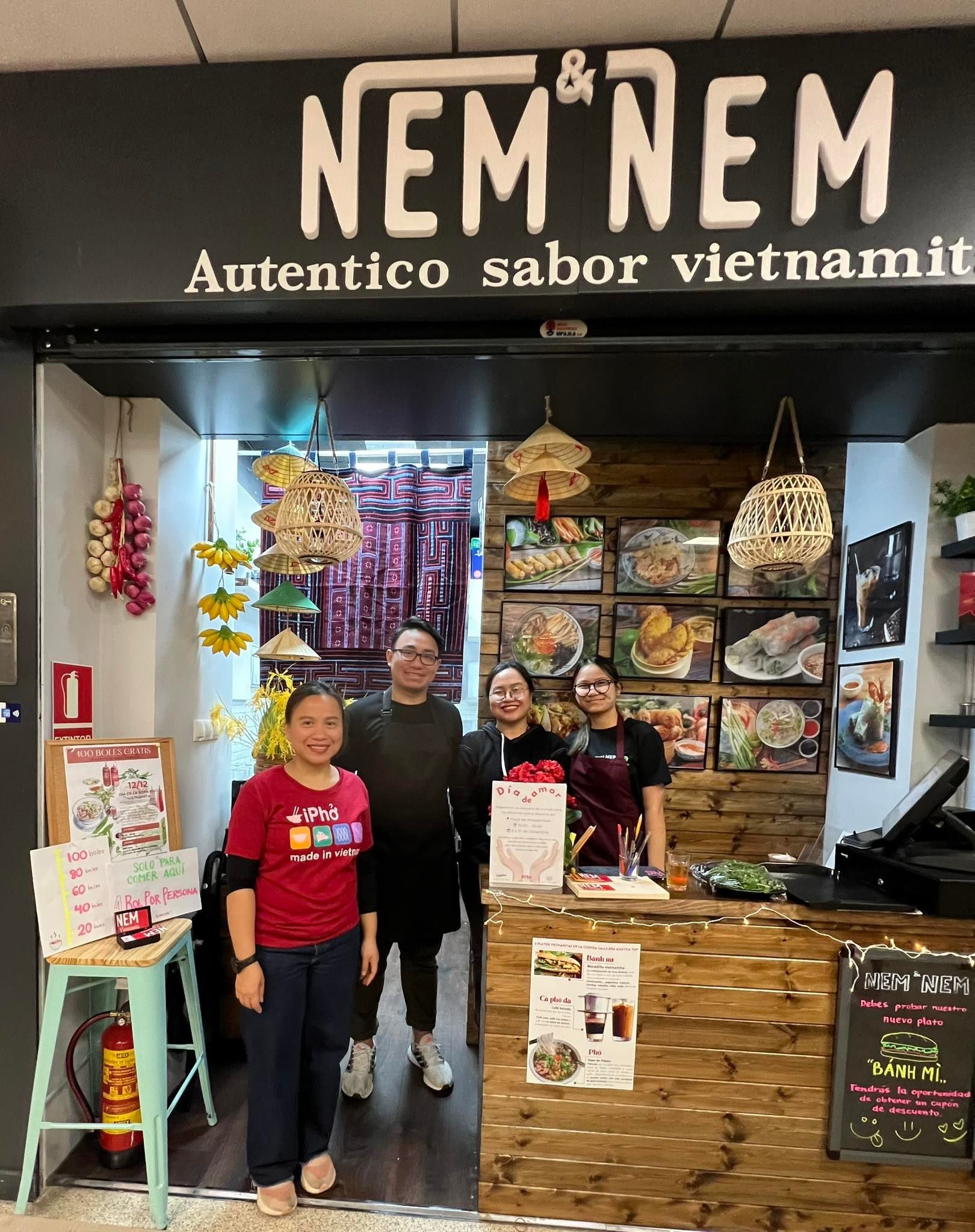 Cửa hàng Việt Nam tại Madrid miễn phí 100 bát phở nhân Ngày của Phở 12.12.