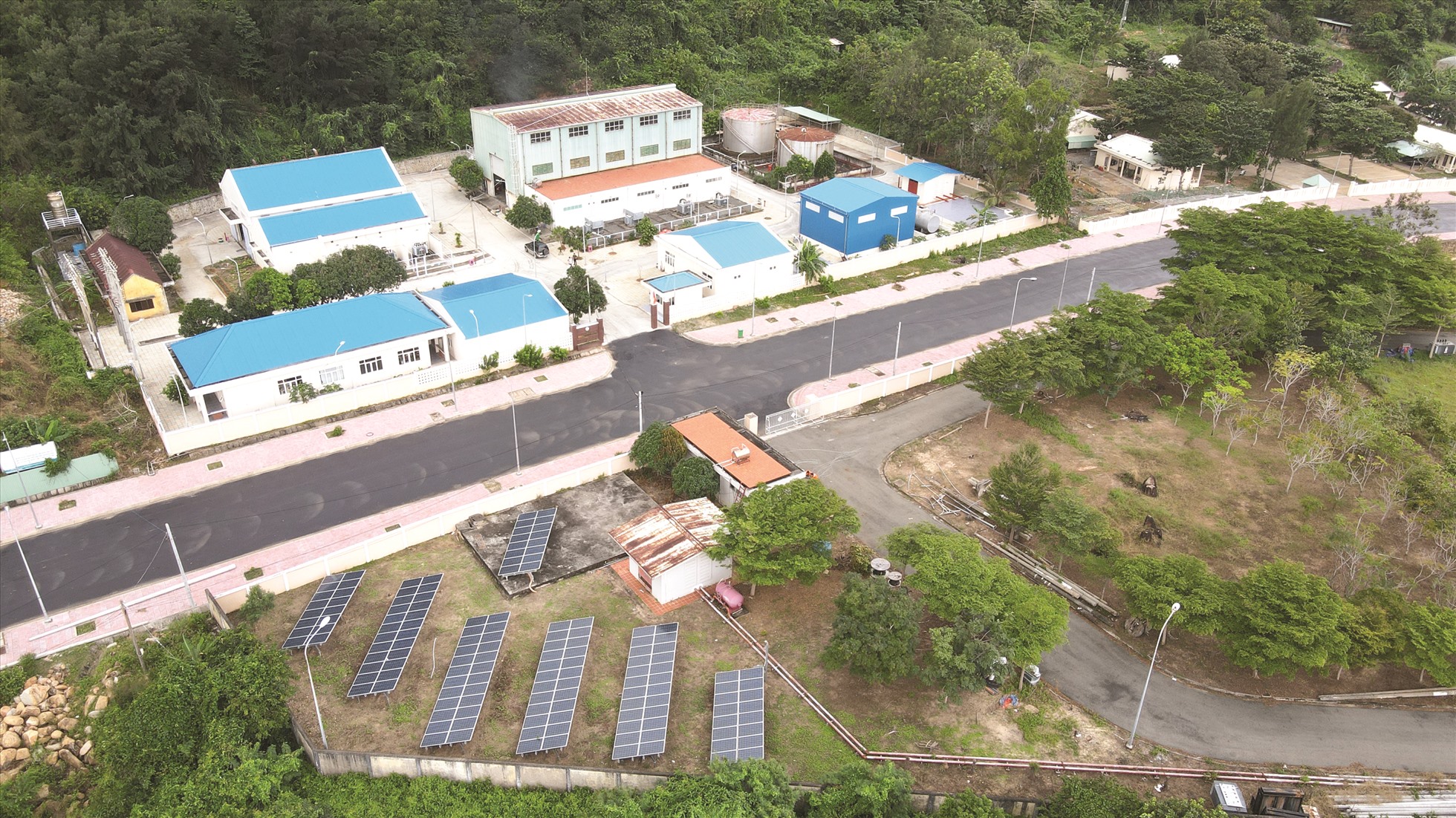 Nhà máy điện tại Côn Đảo thường xuyên hoạt động hết công suất. Ảnh: Khánh Lâm