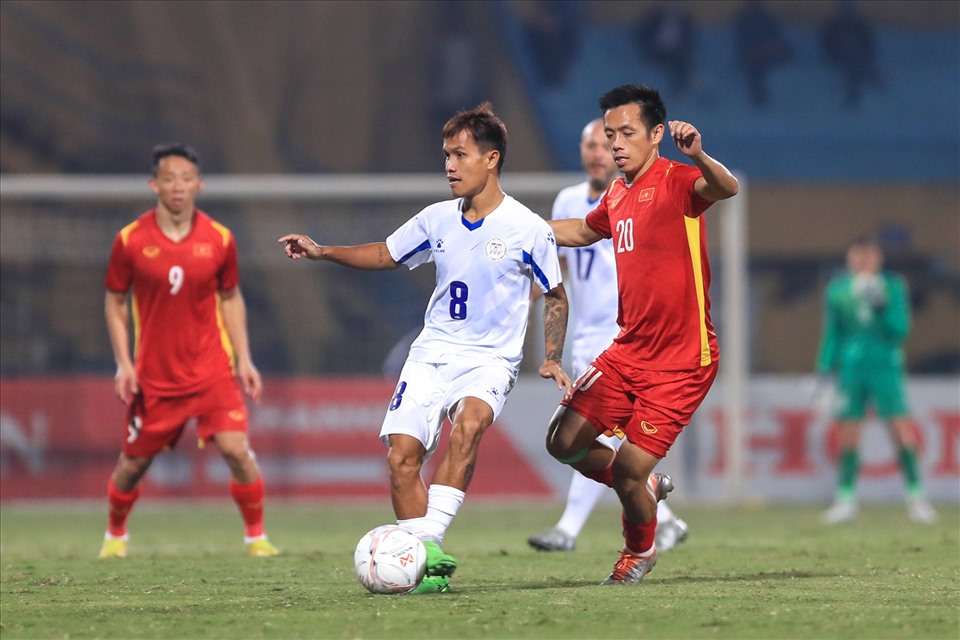 Tuyển Philippines thi đấu nỗ lực trong hiệp 2 trước Việt Nam. Ảnh: Minh Dân