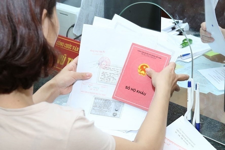 Theo Luật Cư trú (sửa đổi), sổ hộ khẩu đã cấp được sử dụng đến hết ngày 31.12.2022. Ảnh: Hải Nguyễn