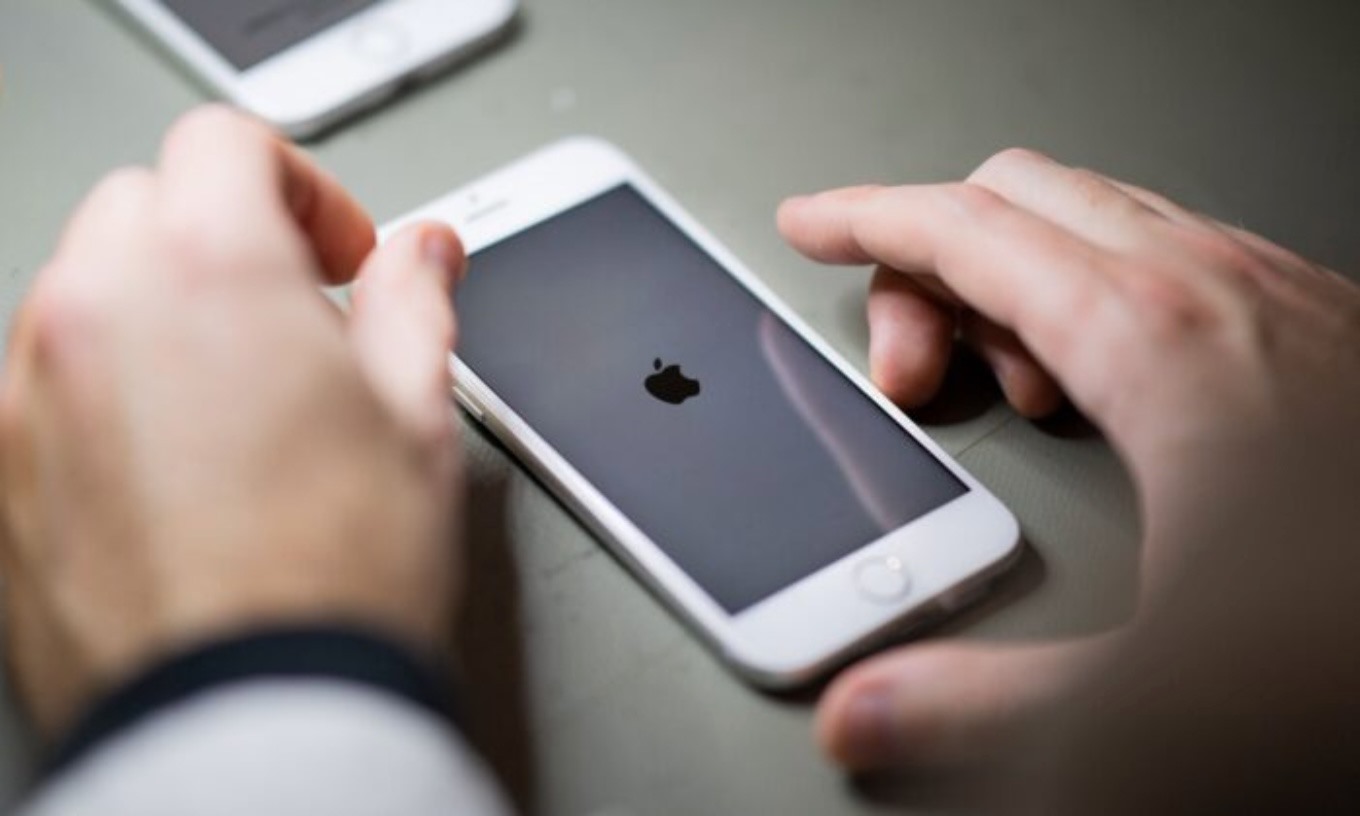 Ăn theo iPhone X, dịch vụ bẻ khóa iCloud được chào giá tới 9 triệu đồng