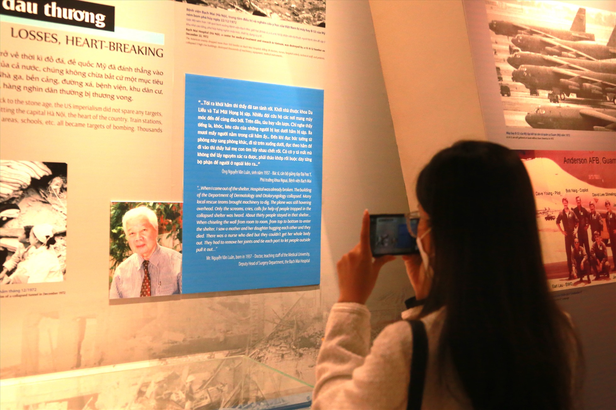 Trưng bày chuyên đề hướng tới kỉ niệm 50 chiến thắng lịch sử Hà Nội - Điện Biên Phủ trên không. Ảnh: Chi Trần