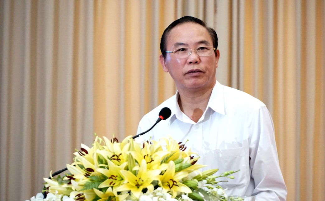 Thứ trưởng Bộ NNPTNT Phùng Đức Tiến phát biểu tại hội nghị tổng kết ngành cá tra năm 2022.  Ảnh: Tạ Quang