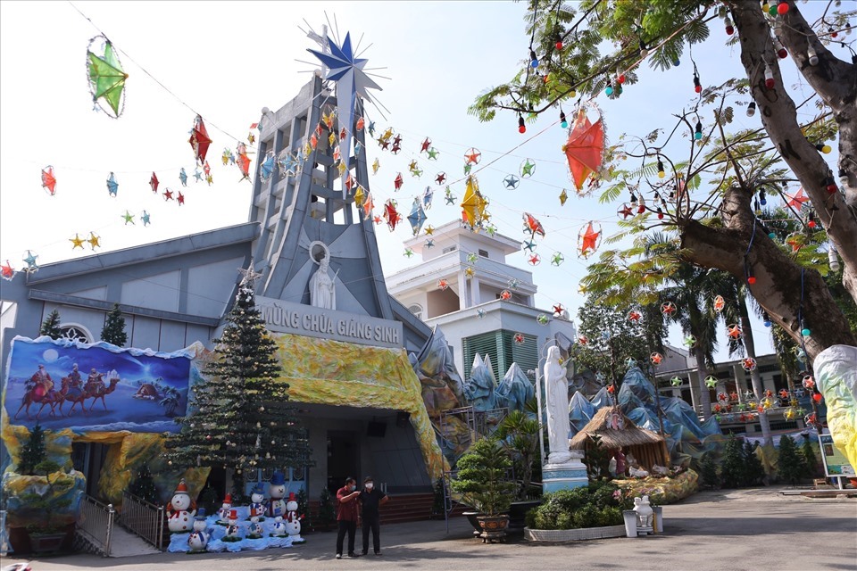 Giáng sinh ở khu xóm đạo. Ảnh: Thanh Vũ.