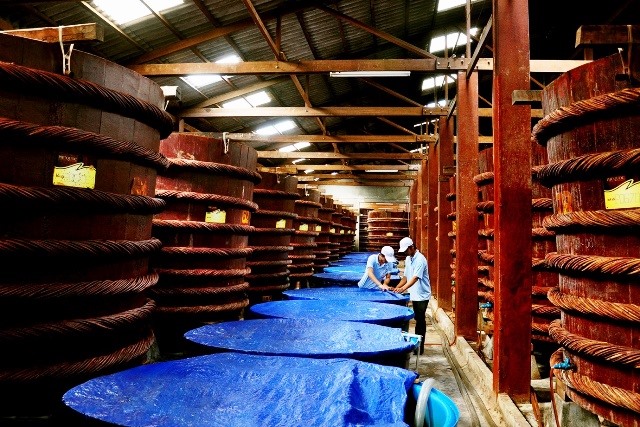 Vinh danh di sản văn hóa phi vật thể quốc gia “Nghề làm nước mắm Phú Quốc”. Ảnh: Cổng thông tin điện tử tỉnh Kiên Giang