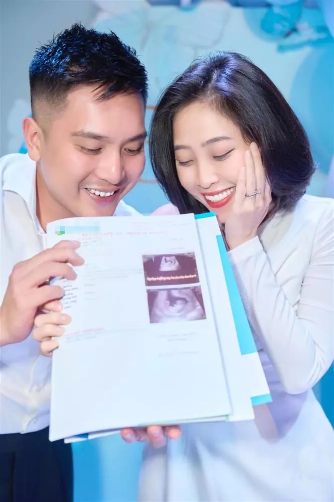 Liêu Hà Trinh và chồng thông báo tin vui sau hơn 2 tháng kết hôn. Ảnh: Nhân vật cung cấp