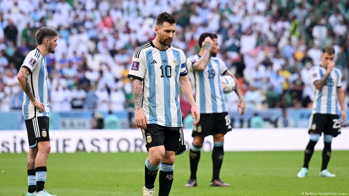 Argentina đã thất bại trong ngày ra quân. Năm 2010, Tây Ban Nha cũng thua trong trận mở màn nhưng sau đó đã lên ngôi vô địch. Ảnh: AFP
